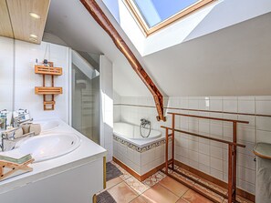 Bathroom - Cromlech'Dek by Interhome (Plougoumelen)