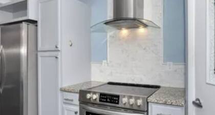 4-bedroom house with AC in Huntsville minutes from Arsenal and Downtown