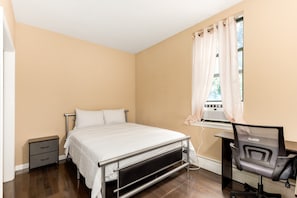 4 habitaciones, tabla de planchar con plancha, wifi y ropa de cama