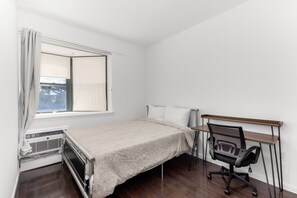 4 habitaciones, tabla de planchar con plancha, wifi y ropa de cama