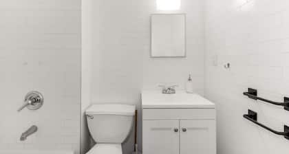 Tranquil 4-bedroom apartment in Manhattan perfect for large groups