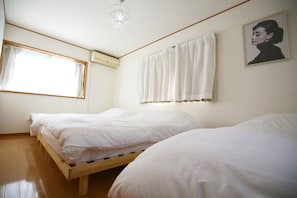 3 chambres, fer et planche à repasser, accès Internet