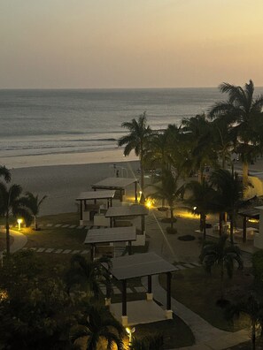 Beach nearby - Mi Ventanas del Mar 3G – Spectacular Ocean Views in Playa Caracol, Chame, Panama (Provincia de Panamá Oeste)