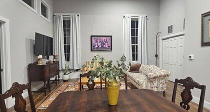 Luxury 2-bedroom apartment with AC in delightful Delaware