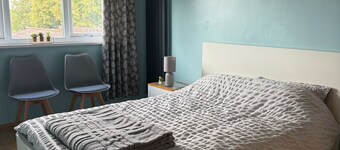 Studio- Sleeps 2- Free WiFi- Luxury Shower