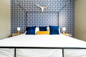 Skrivbord, wi-fi och sängkläder