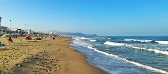 Sunny apartment, only 10 minutes walk to Martil Beach, Mixta Complex