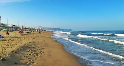 Sunny apartment, only 10 minutes walk to Martil Beach, Mixta Complex