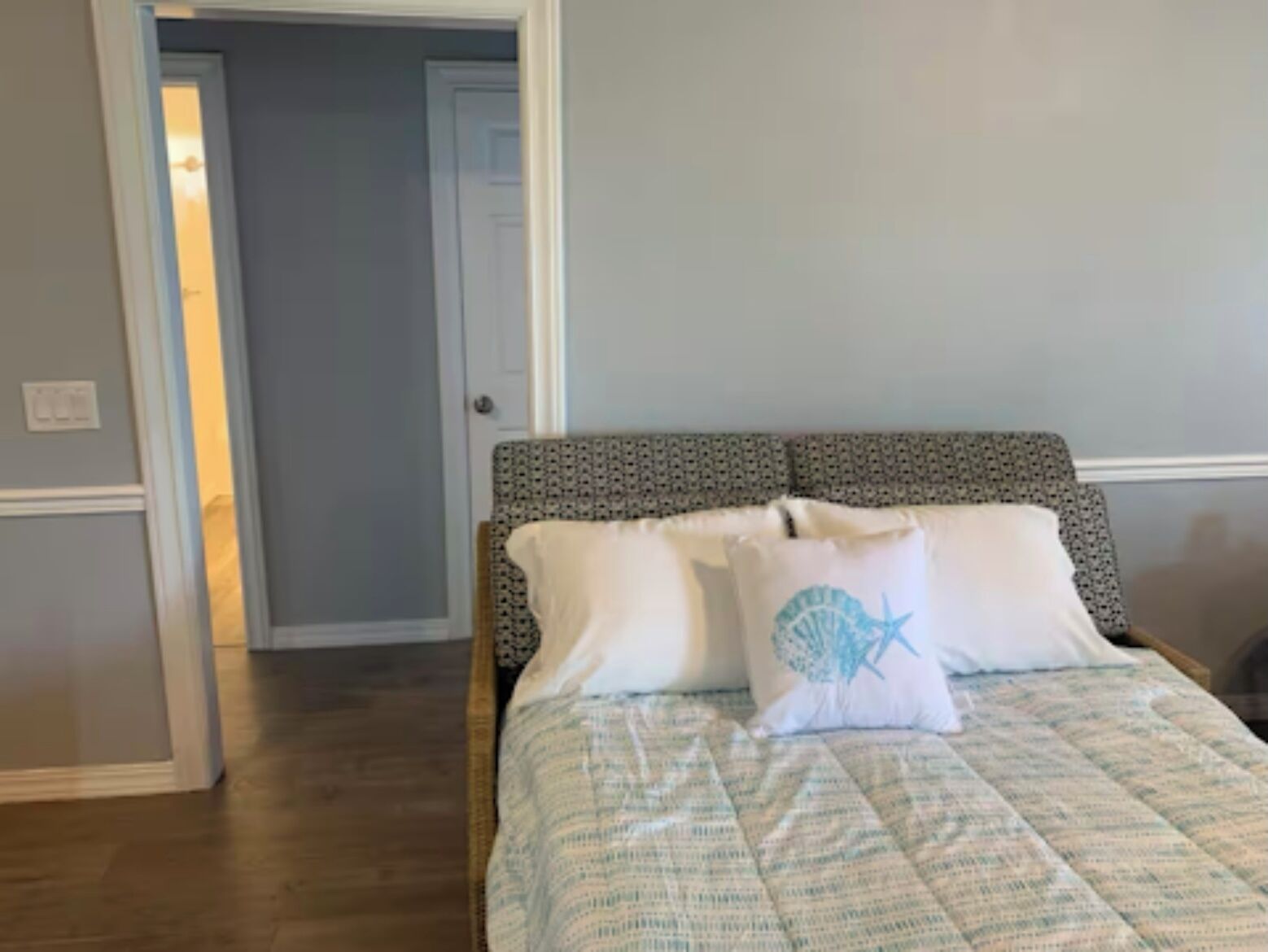 3 bedrooms, iron/ironing board, travel crib, free WiFi