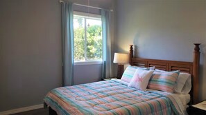 3 chambres, fer et planche à repasser, lit parapluie, Wi-Fi gratuit