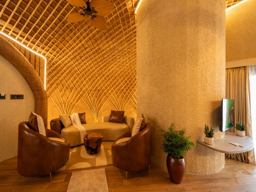 Eagle Eye Private Pool | Iron/ironing board, free WiFi