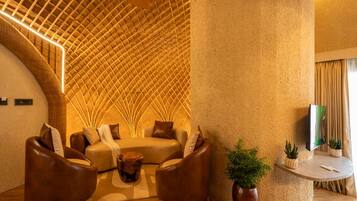 Eagle Eye Private Pool | Iron/ironing board, free WiFi