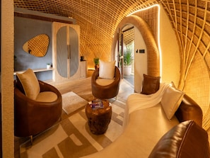 Eagle Eye Private Pool - Monticle Glamp (Peermade)