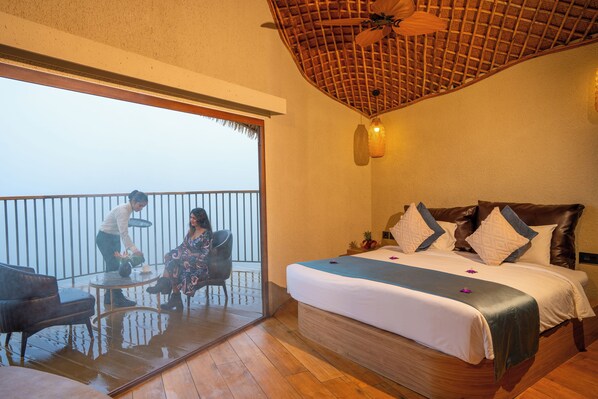 Eagle Eye Private Pool | Iron/ironing board, free WiFi