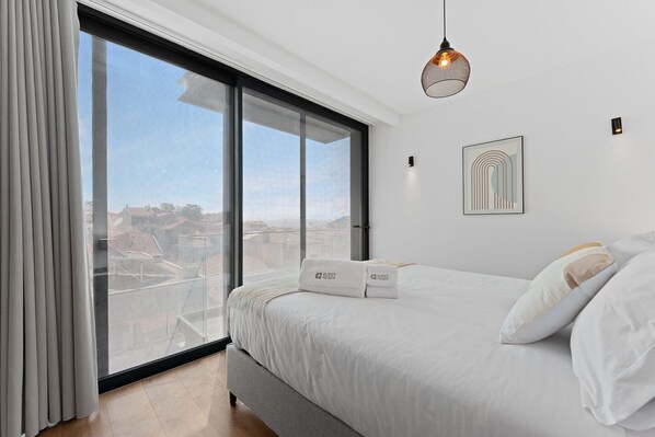 1 bedroom, iron/ironing board, Internet, bed sheets