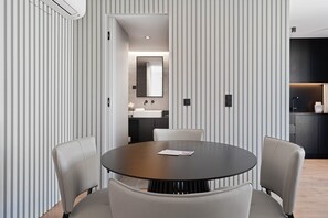 Dining - GuestReady - Age of Discoveries - Zarco (Porto)