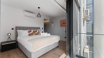 1 bedroom, iron/ironing board, internet, bed sheets