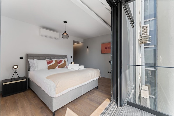 1 habitación, tabla de planchar con plancha, internet y ropa de cama 