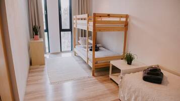 6 bedrooms, iron/ironing board, WiFi, bed sheets