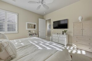 4 habitaciones, tabla de planchar con plancha, wifi y ropa de cama