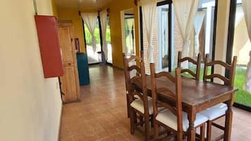 Cabaña básica, balcón | Cocina privada
