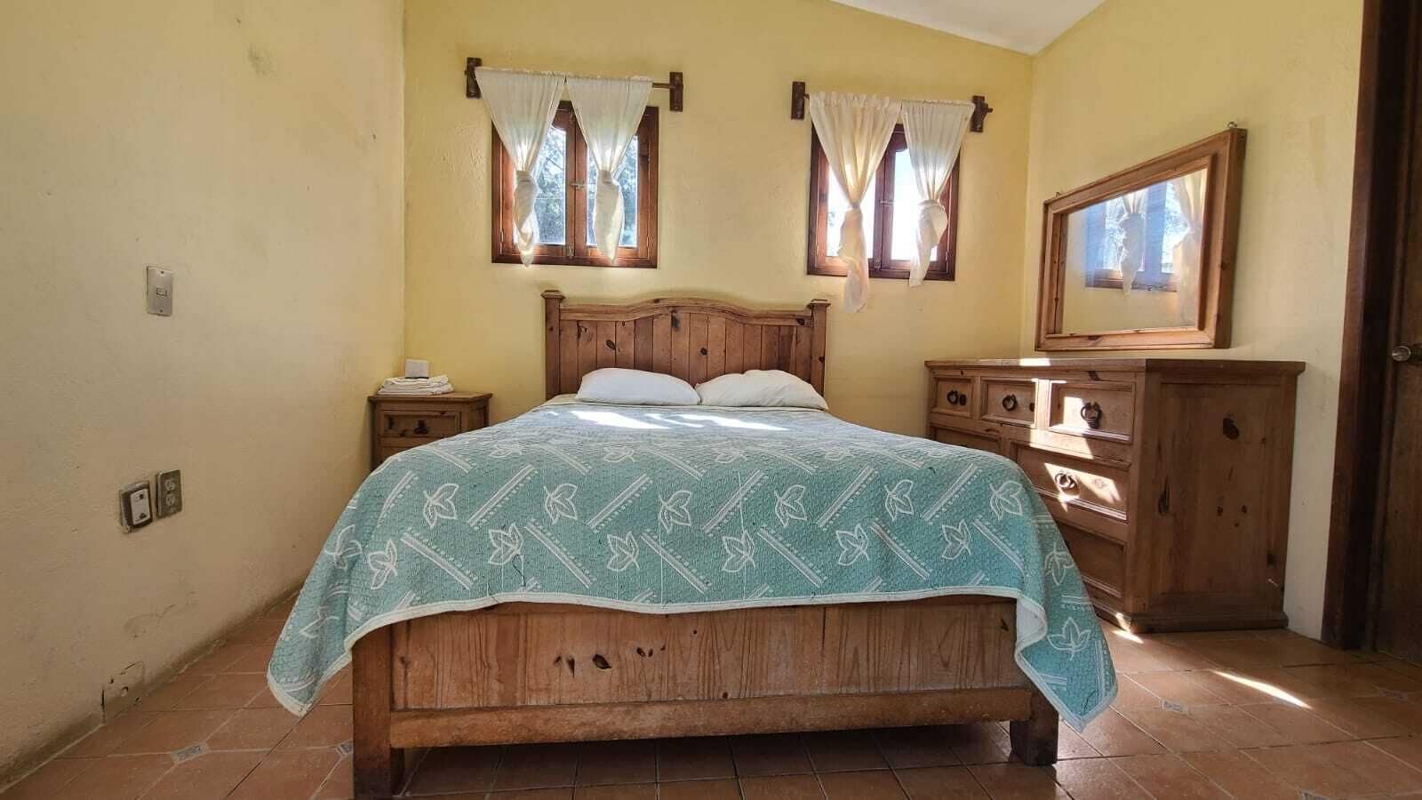 Eenvoudige kamer, terras, uitzicht op tuin | Gratis wifi