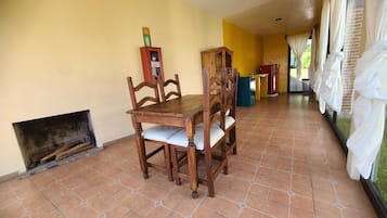Cabaña básica, balcón | Cocina privada