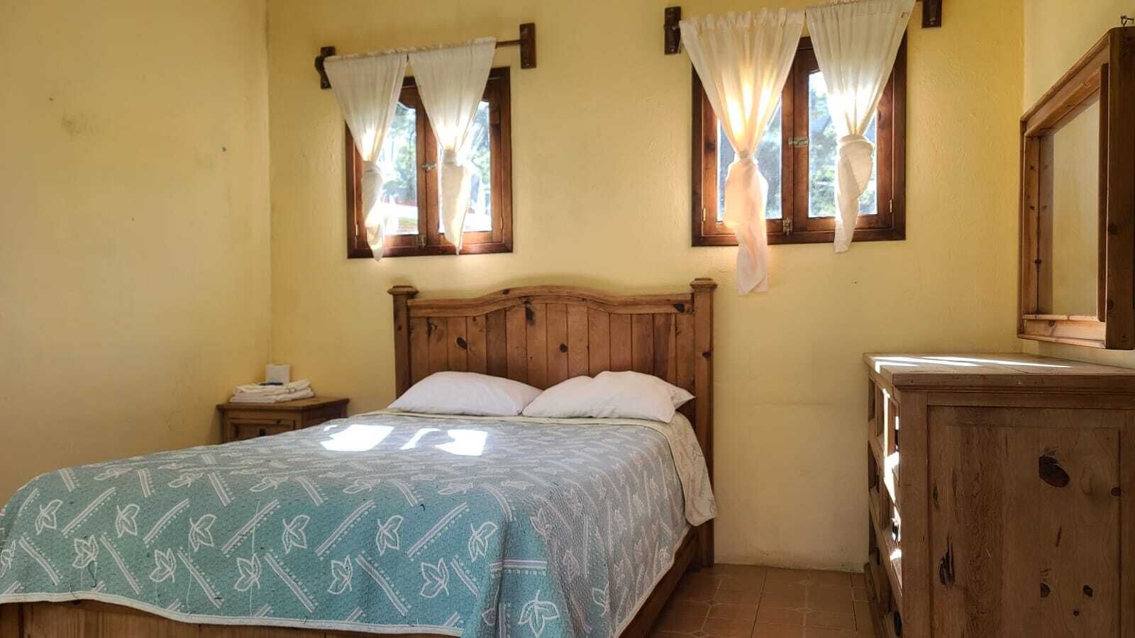 Habitación básica, patio, vista al jardín | Wifi gratis 