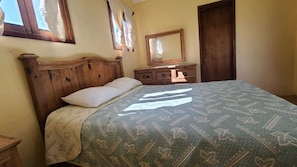 Habitación básica, patio, vistas al jardín | Wifi gratis