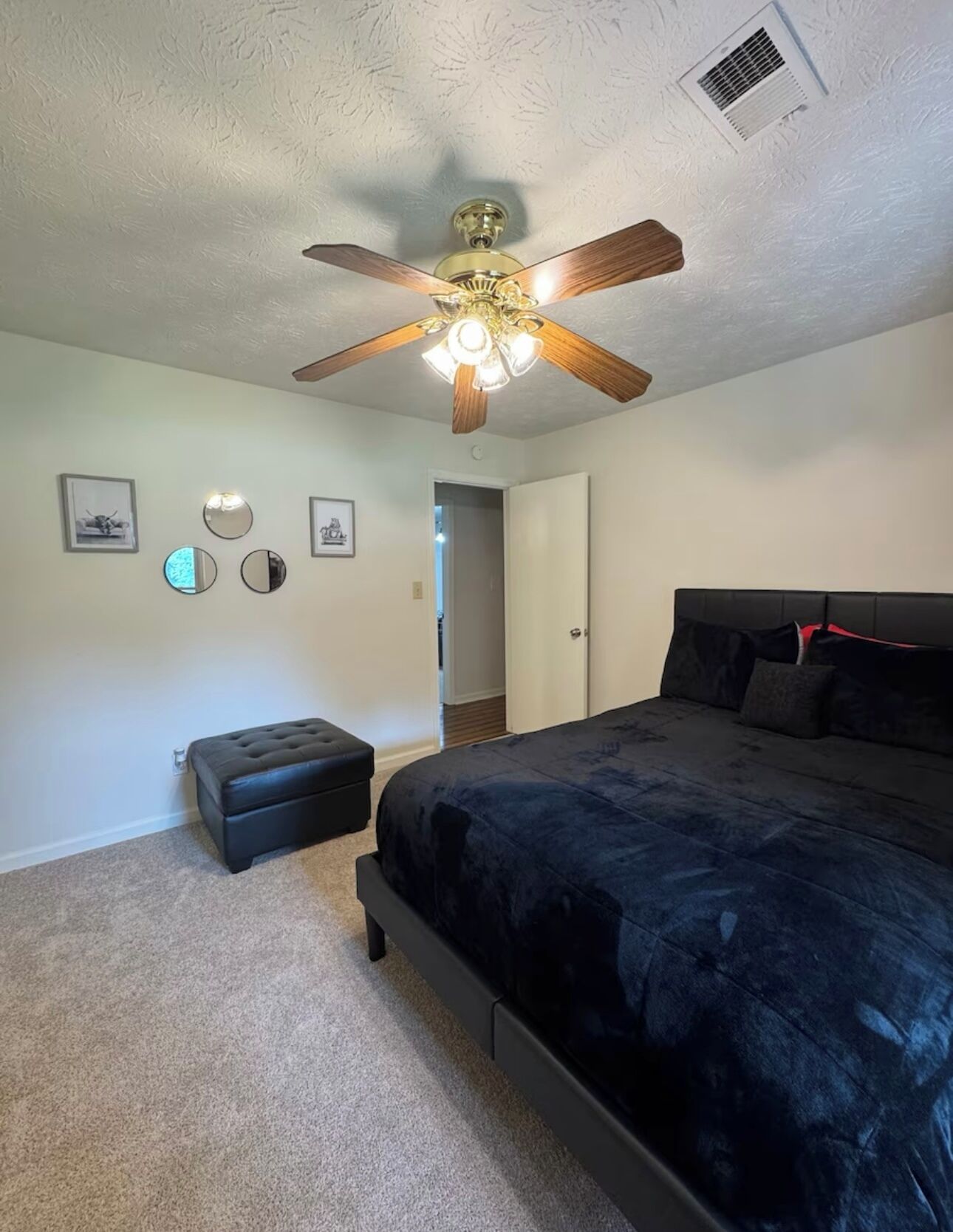3 bedrooms, iron/ironing board, travel crib, free WiFi