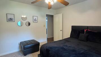 3 bedrooms, iron/ironing board, travel crib, free WiFi