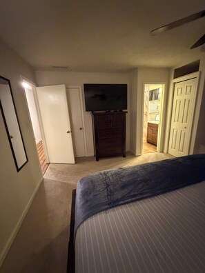 3 bedrooms, iron/ironing board, travel cot, free WiFi - Charming 3-bedroom House on 1.3 acres with a fully fenced private backyard (Stockbridge)