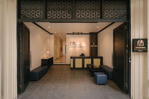 Vista frontal de la propiedad