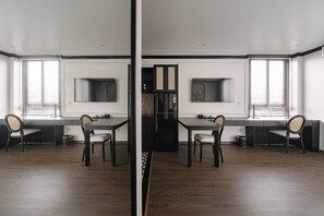 Junior Studio Suite, City View | Desk, laptop workspace, free WiFi
