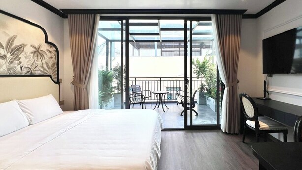 Studio Suite Superior, quang cảnh thành phố | Bàn, khu vực làm việc phù hợp cho laptop, phòng cách âm