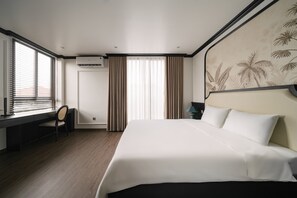 ห้องจูเนียร์สตูดิโอสวีท, วิวเมือง | โต๊ะทำงาน, พื้นที่ทำงานแบบใช้แล็ปท็อป, ห้องเก็บเสียง, Wi-Fi ฟรี