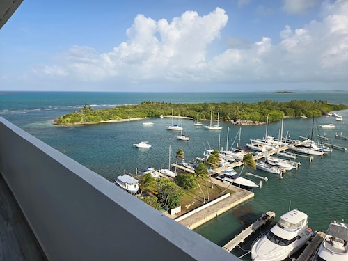 1 bdrm Island Escape with Ocean Views & Family Comfort
