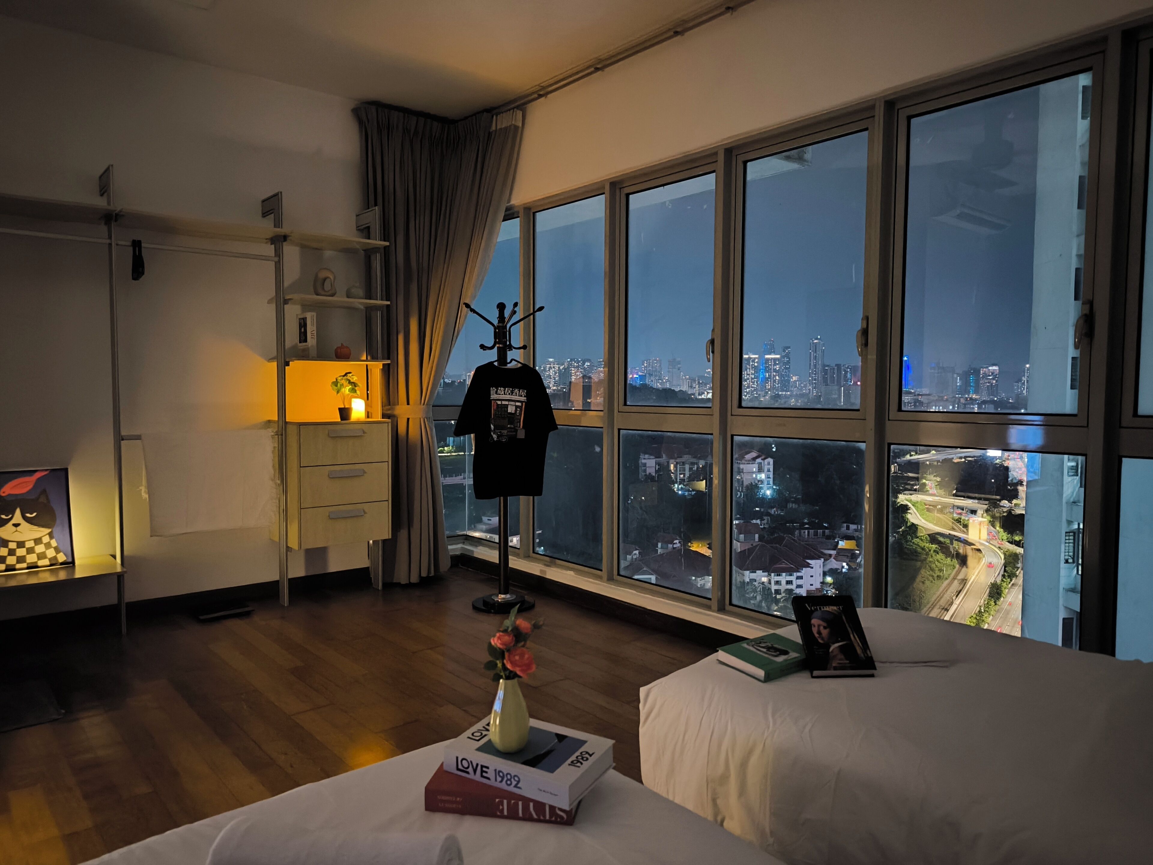 Deluxe Suite, City View