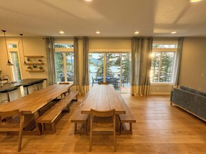 Dining - Lakefront Home for Remote work. Built 2016. 45 minutes from skiing (Marion)