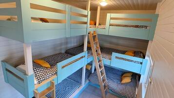 3 soverom, strykejern/-brett, wi-fi (inkludert) og sengetøy