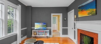 NEW Historic 1803 Salem 1BR l Walk to Haunted Happenings l SMALL DOG friendly