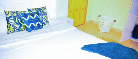 1 bedroom, iron/ironing board, internet, bed sheets