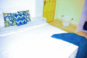 1 bedroom, iron/ironing board, internet, bed sheets