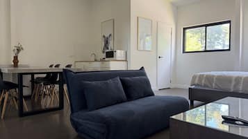 1 slaapkamer, een strijkplank/strijkijzer, wifi, beddengoed