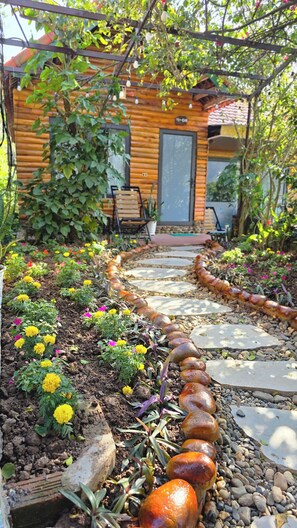 Bungalow Signature, vistas a la piscina | Escritorio, sistema de insonorización, wifi gratis y ropa de cama