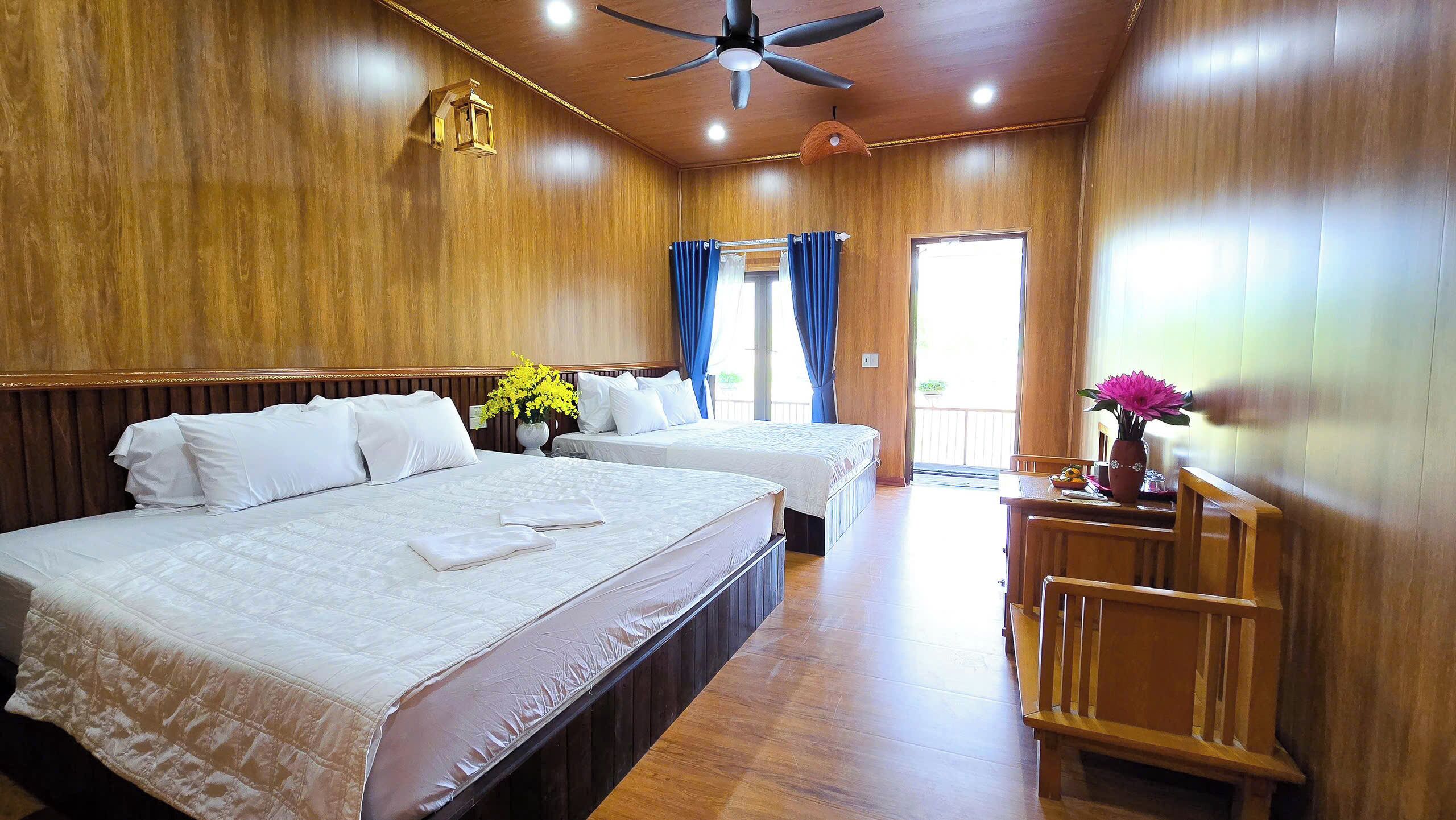 Habitación familiar, vistas a la montaña | Escritorio, sistema de insonorización, wifi gratis y ropa de cama