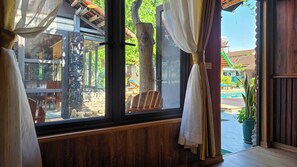 Junior Bungalow, Pool View | Desk, soundproofing, free WiFi, bed sheets - Tam Coc Holiday Retreat (Hoa Lu)