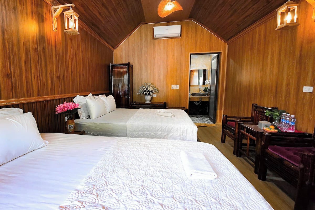 家庭平房, 泳池景观 | 迷你吧、办公桌、免费 WiFi、床单