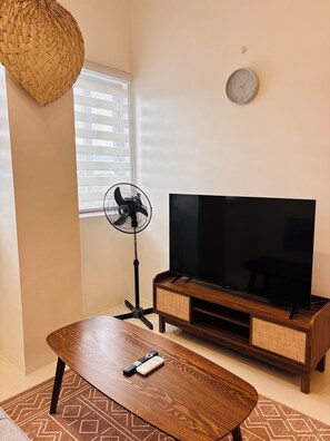 Room, 1 Bedroom, Balcony | Living room