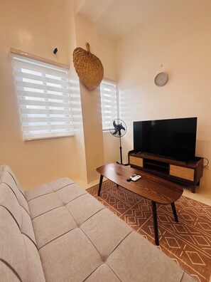 Room, 1 Bedroom, Balcony | Living room